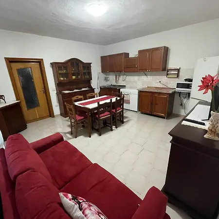 Casa Immersa Nella Campagna Per Vacanze Estive بيت للعطل *